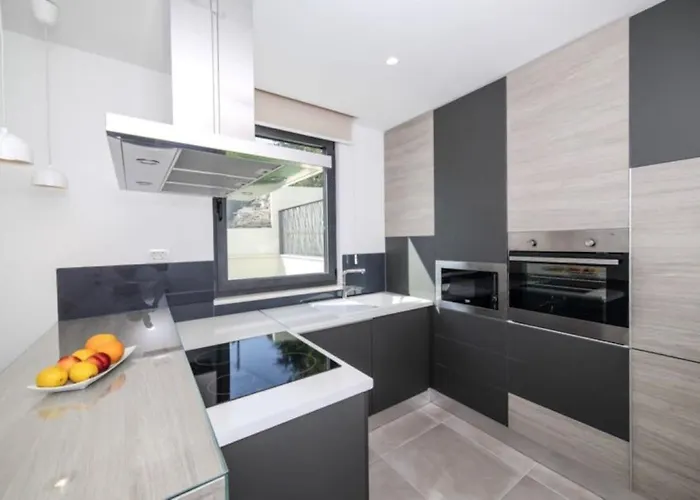 Elegant Cozy With Beautiful Features Willa Trogir